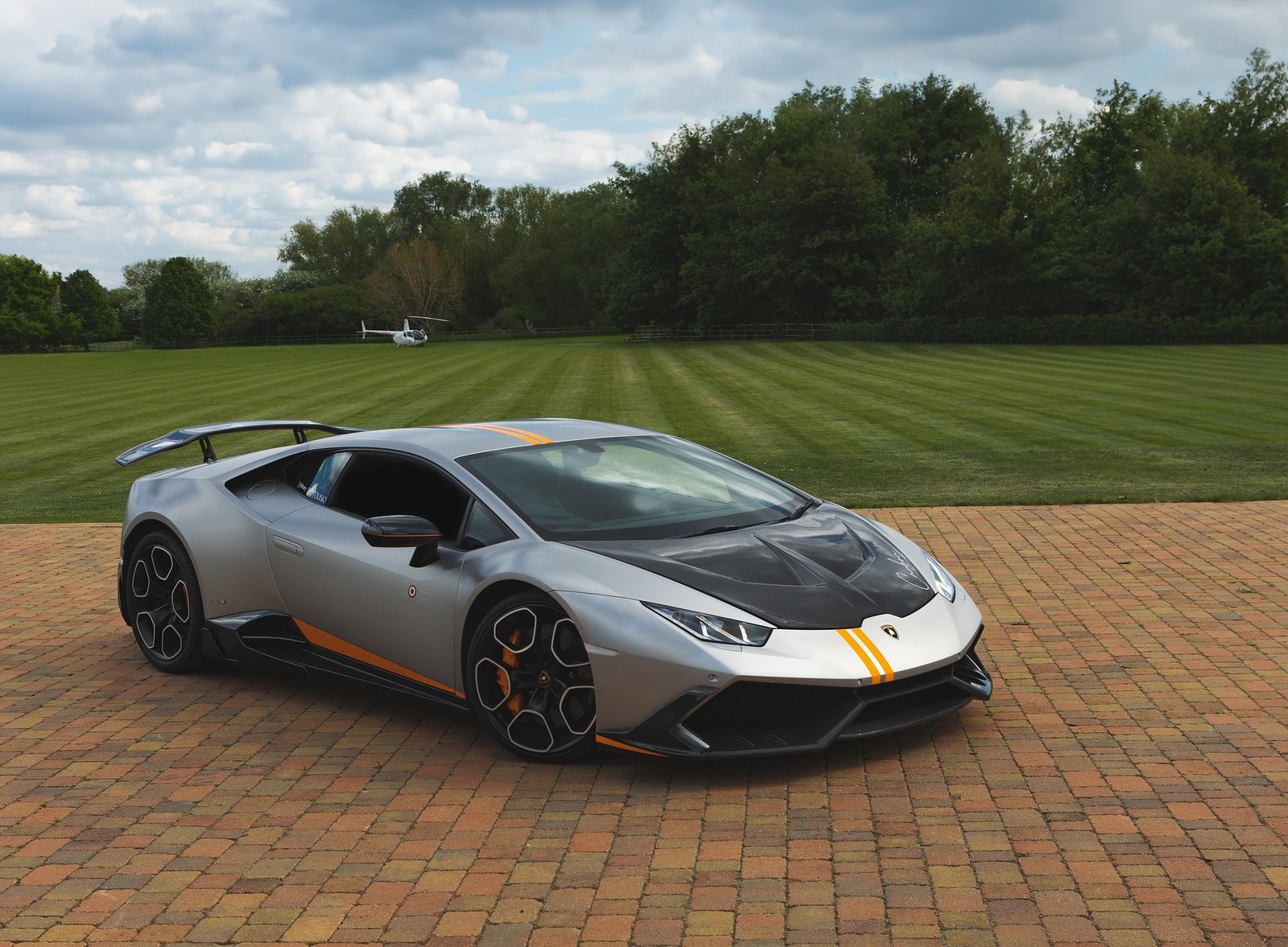 theotherkev-lamborghini-8050531_1920